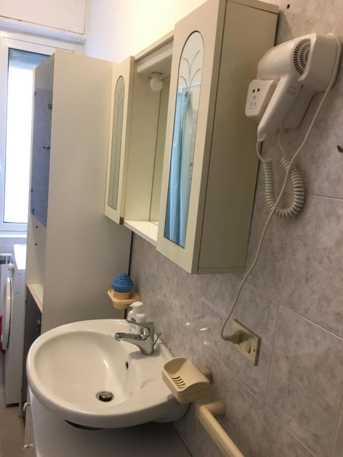 Appartamento Miramare, 2 Camere, Cucina, Bagno, Вентімілья Екстер'єр фото