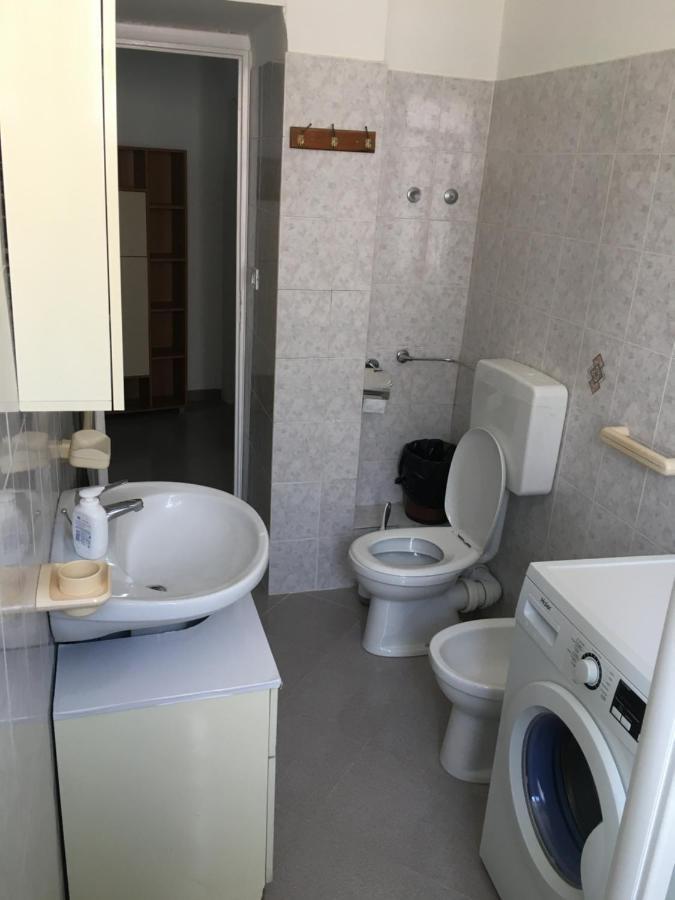 Appartamento Miramare, 2 Camere, Cucina, Bagno, Вентімілья Екстер'єр фото