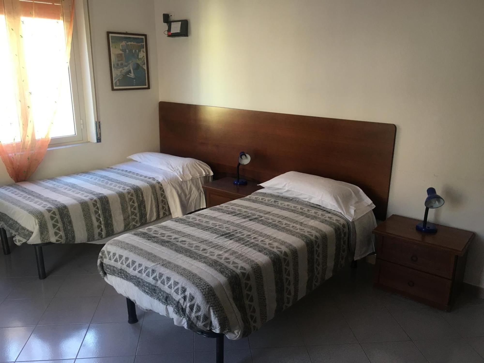 Appartamento Miramare, 2 Camere, Cucina, Bagno, Вентімілья Екстер'єр фото