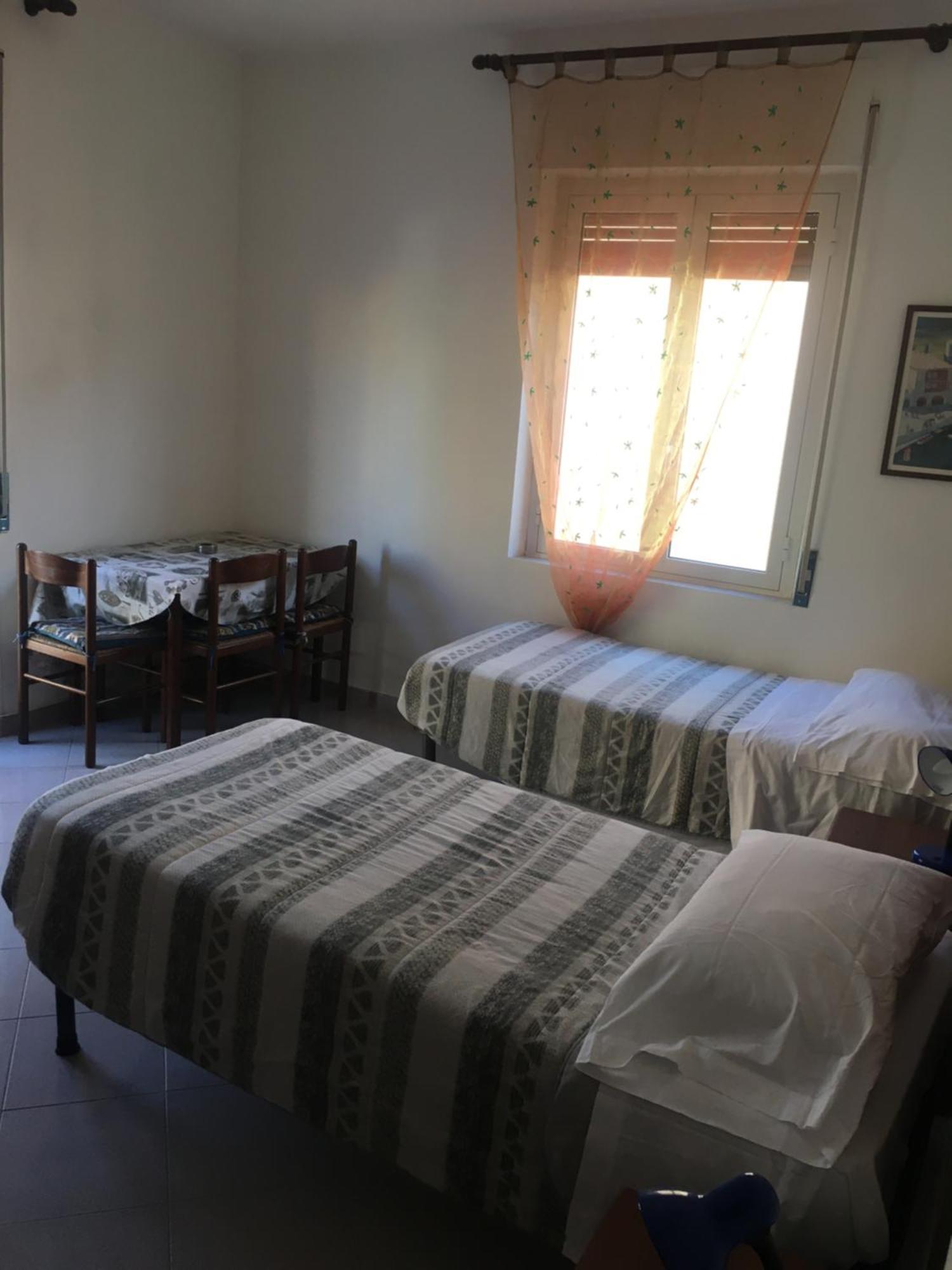 Appartamento Miramare, 2 Camere, Cucina, Bagno, Вентімілья Екстер'єр фото